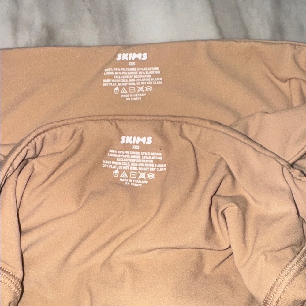2 SKIMS Nude Bandeau Top XXSMALL - Picture 3 of 5